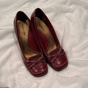 BareTraps Women's Burgundy Flats